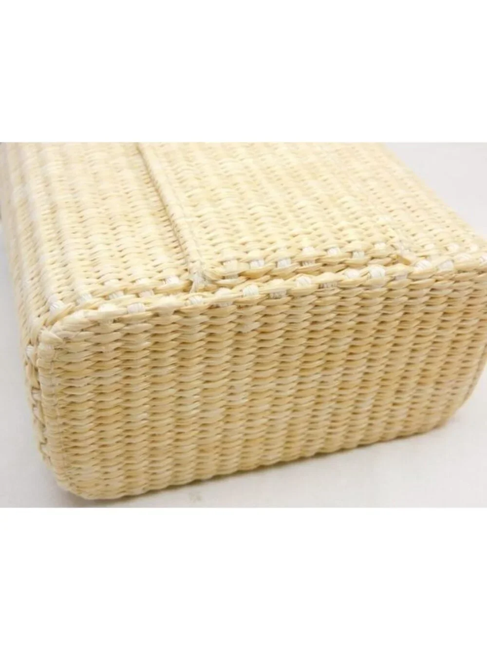 Chanel Les Beiges Panier des Essentiels Basket Pouch